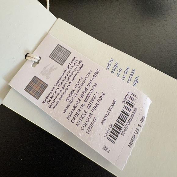 BURBERRY Whool Beanie Hat NWT Unisex/One Size - Picture 4 of 6